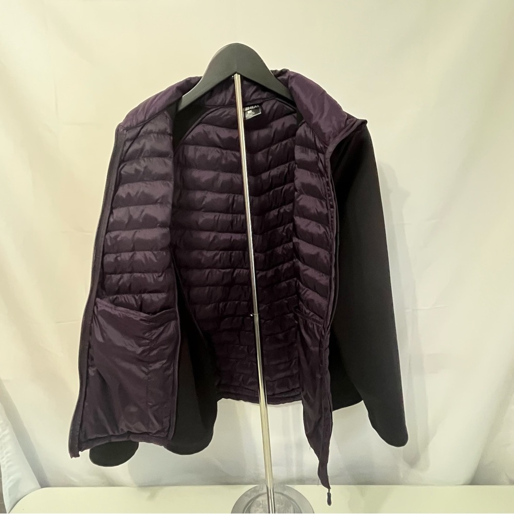 32 Degrees Women's Large Puffer Jacket in Purple and Black - Picture 3 of 9